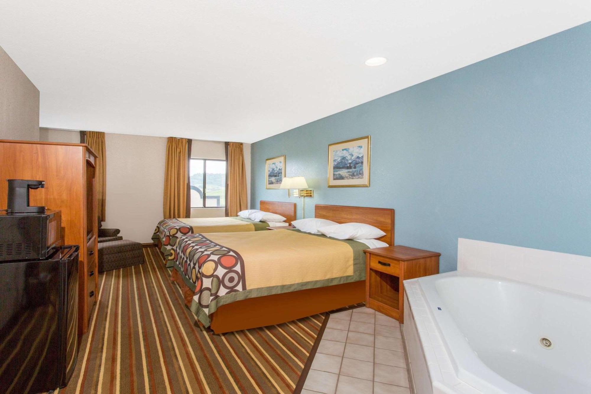 Super 8 By Wyndham Bedford Otel Dış mekan fotoğraf