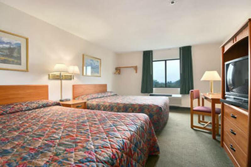 Super 8 By Wyndham Bedford Otel Oda fotoğraf