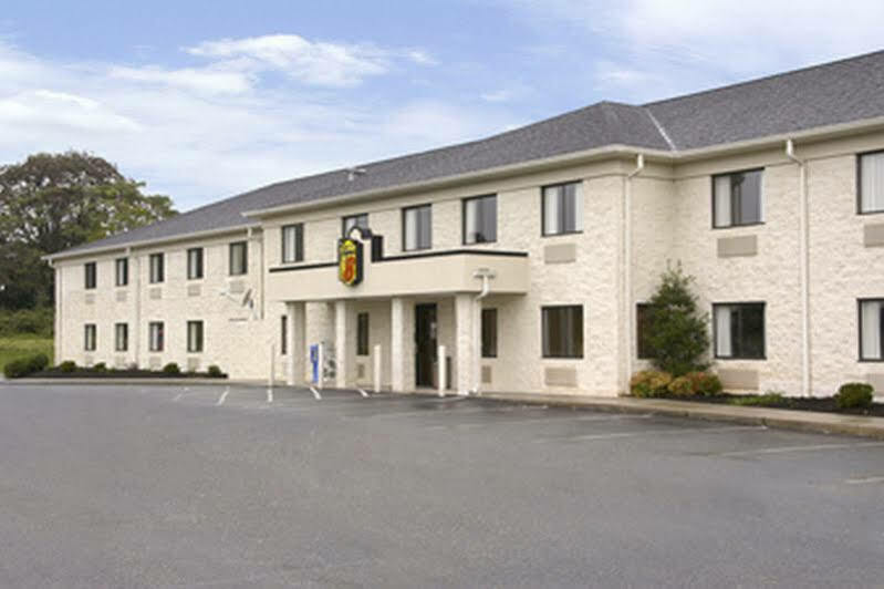 Super 8 By Wyndham Bedford Otel Dış mekan fotoğraf